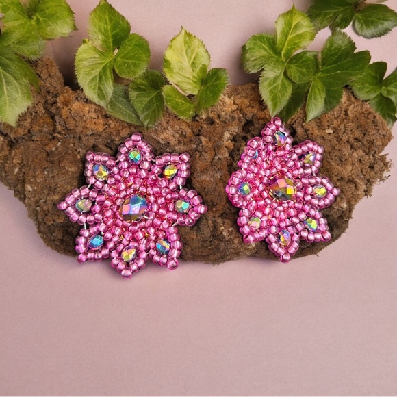 Small pink flower studs handmade flower statement jewelry small coquette studs - Picture 2 of 2